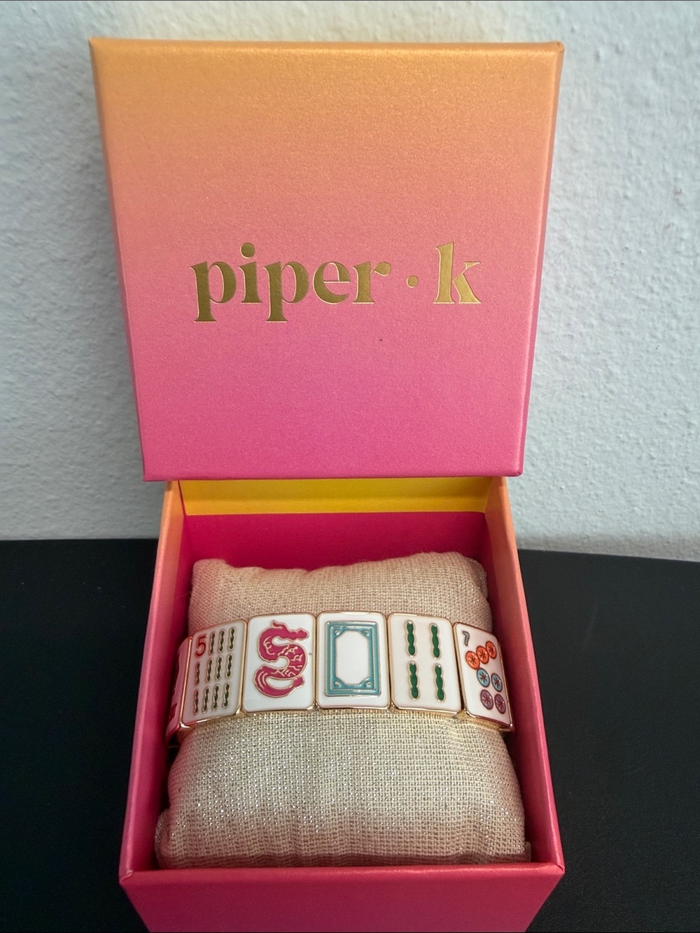 Piper K | Mahjong Tile Charm Stretch Bracelet 🀄️ Hand Painted Glass Stones - Picture 3 of 9